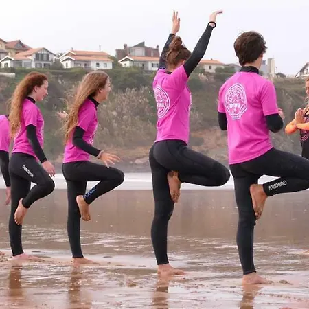 Totora Surfcamp Hostel *